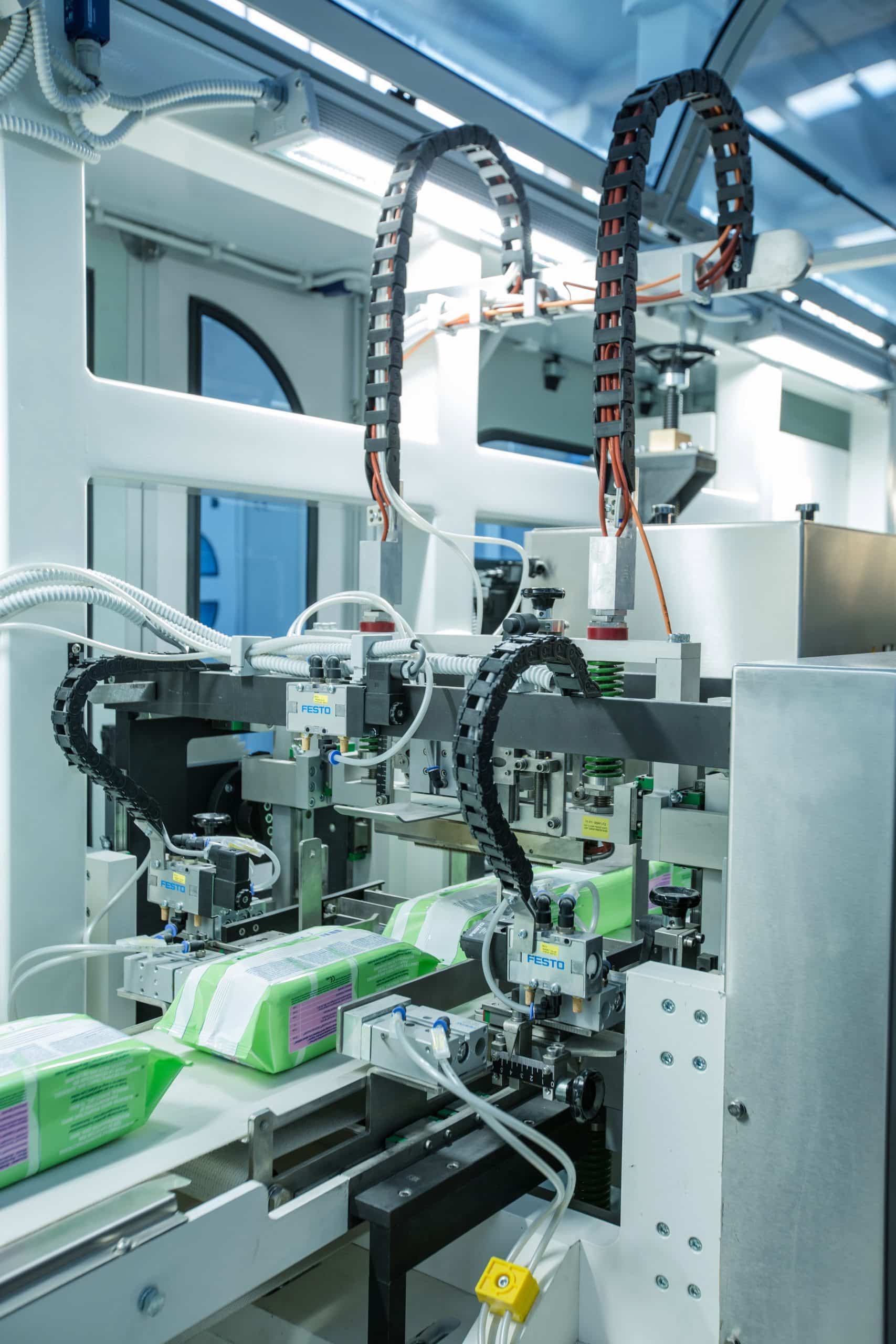 Wet Wipe Flow Pack Machine